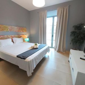 Del Parque Flats Central